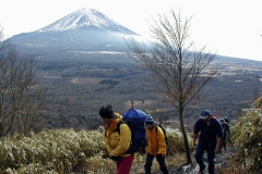 初日は付近の山をハイキング