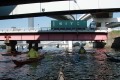 湾岸高速下